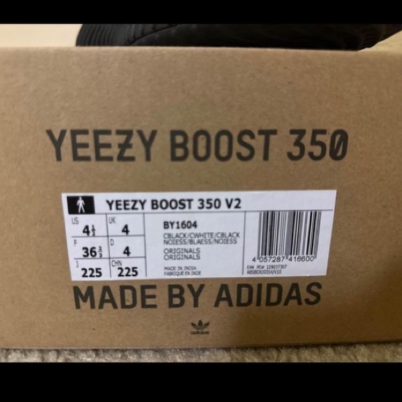 Yeezy Boost 350 V2 ‘Oreo’ - Picture 4 of 4